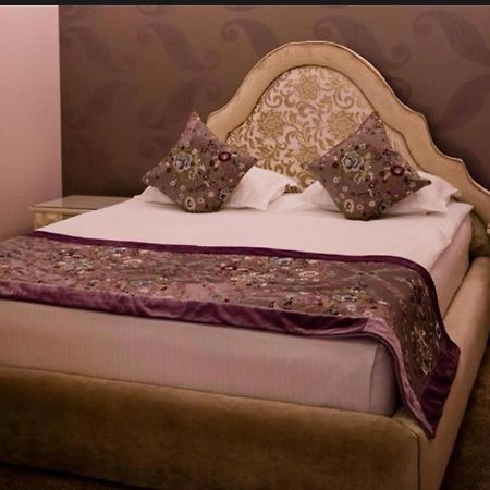 Hotel Goya Collection Targu Jiu Bagian luar foto