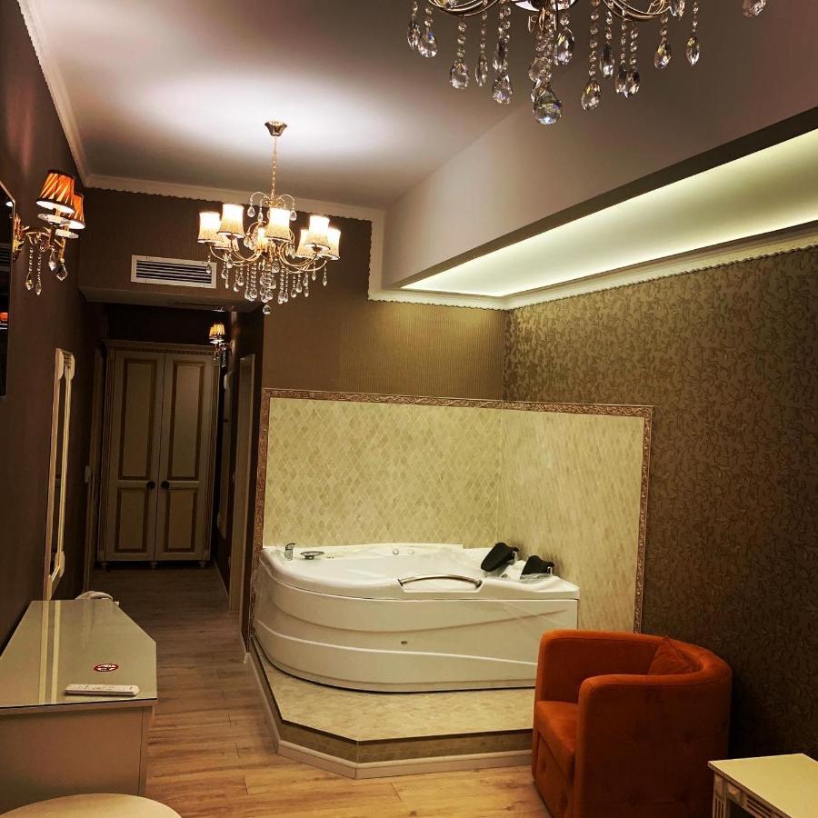 Hotel Goya Collection Targu Jiu Bagian luar foto