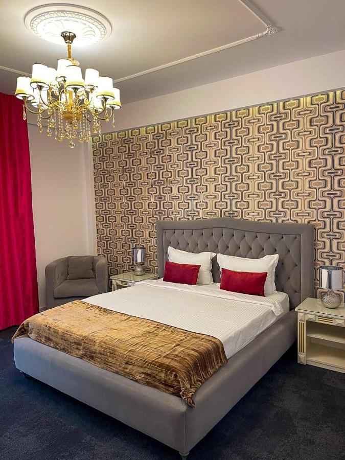 Hotel Goya Collection Targu Jiu Bagian luar foto