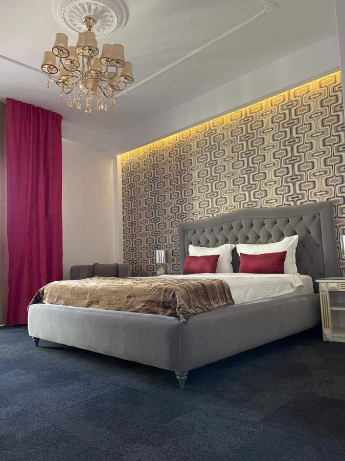 Hotel Goya Collection Targu Jiu Bagian luar foto