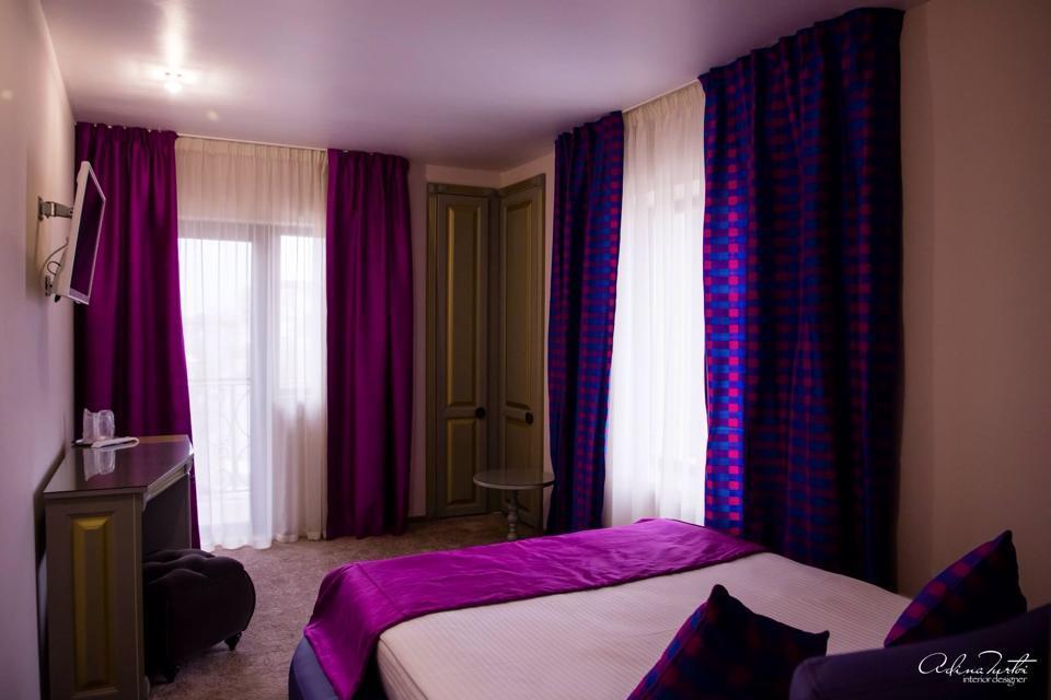 Hotel Goya Collection Targu Jiu Bagian luar foto