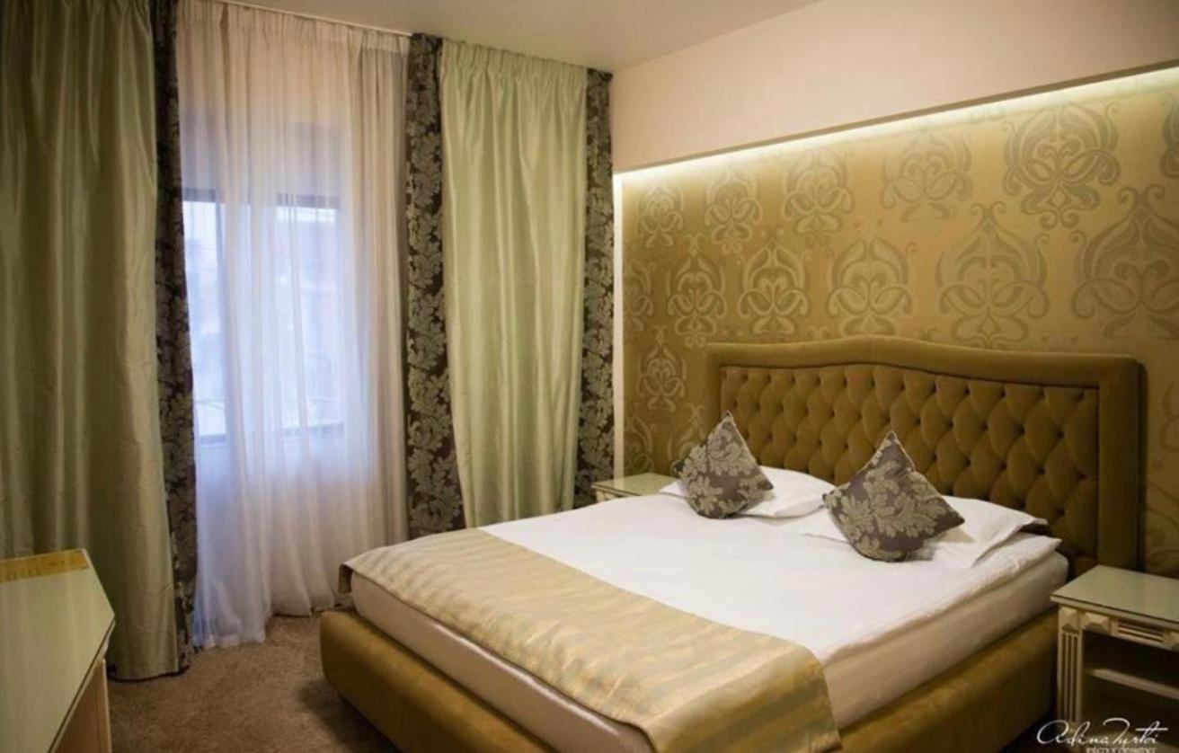 Hotel Goya Collection Targu Jiu Bagian luar foto