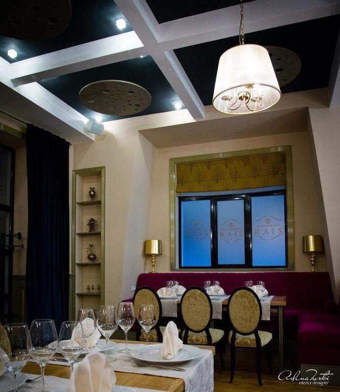 Hotel Goya Collection Targu Jiu Bagian luar foto
