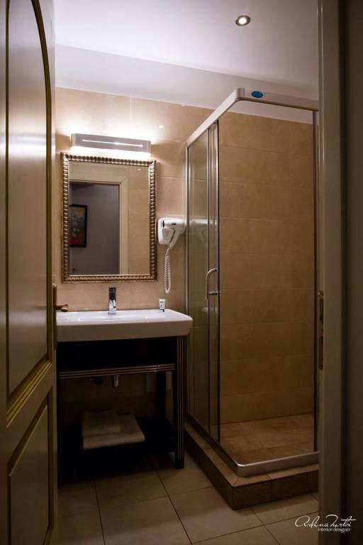 Hotel Goya Collection Targu Jiu Bagian luar foto