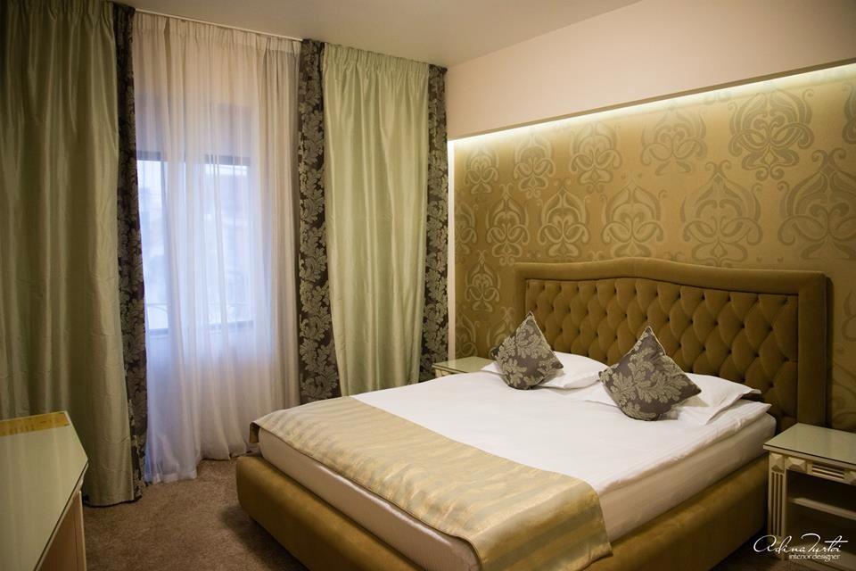 Hotel Goya Collection Targu Jiu Bagian luar foto