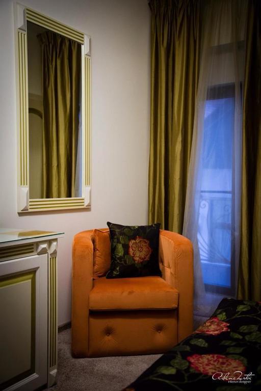 Hotel Goya Collection Targu Jiu Bagian luar foto