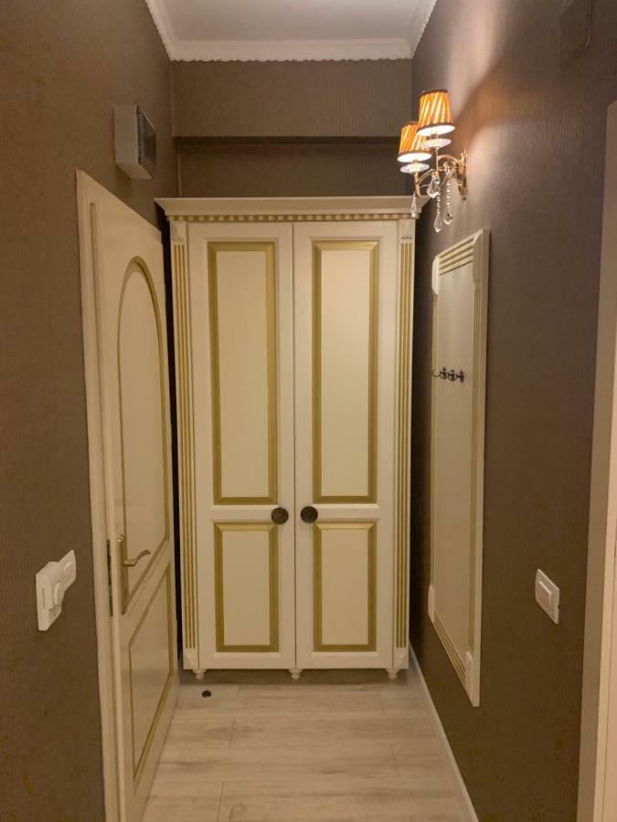 Hotel Goya Collection Targu Jiu Bagian luar foto